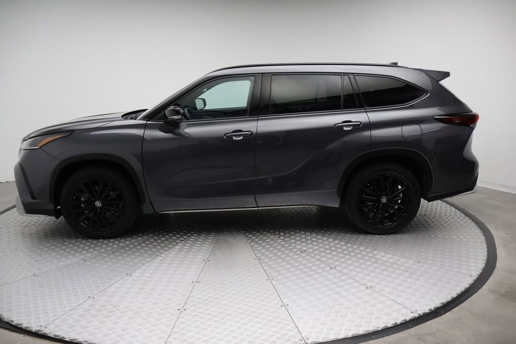 Used 2025 Toyota Highlander XSE image 12