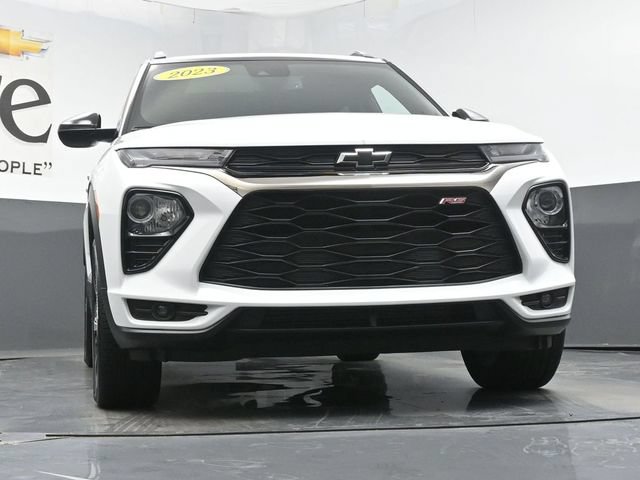 Used 2023 Chevrolet TrailBlazer RS w/ Sun and Liftgate Package AWD/4WD image 3