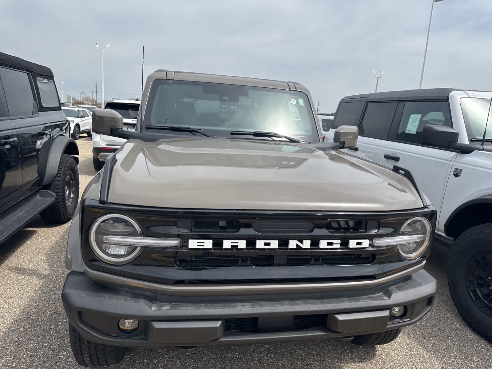 New 2026 Ford Bronco Outer Banks AWD/4WD image 25
