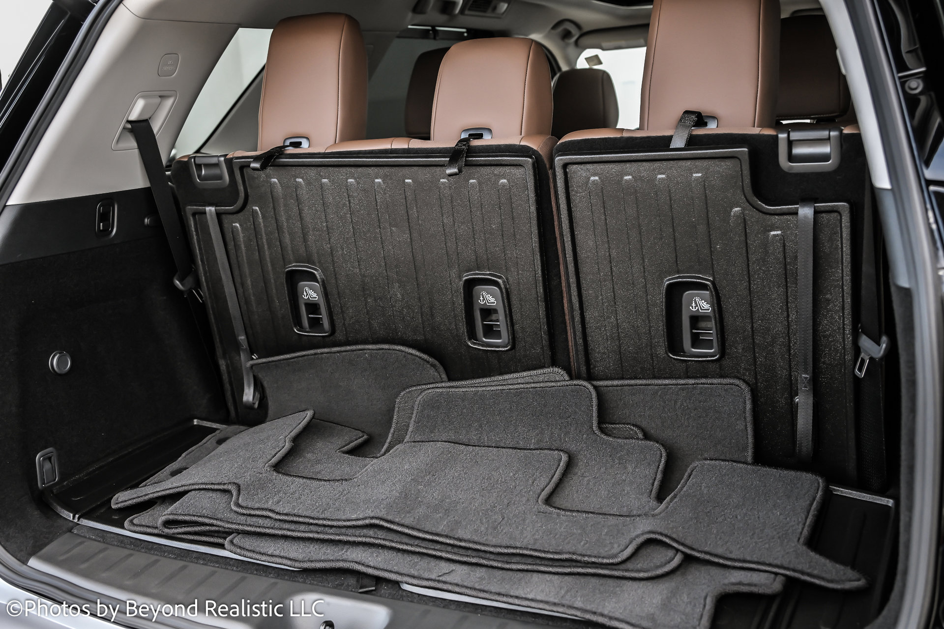 Used 2025 Nissan Pathfinder Platinum image 18