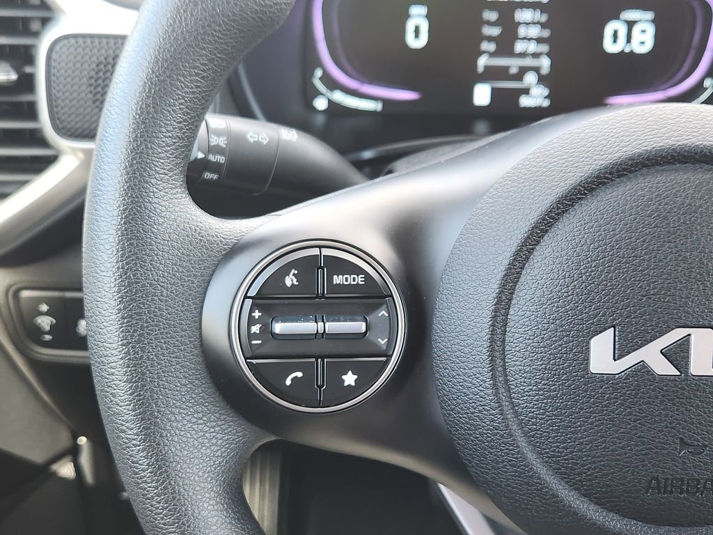 Certified 2025 Kia Soul LX image 27