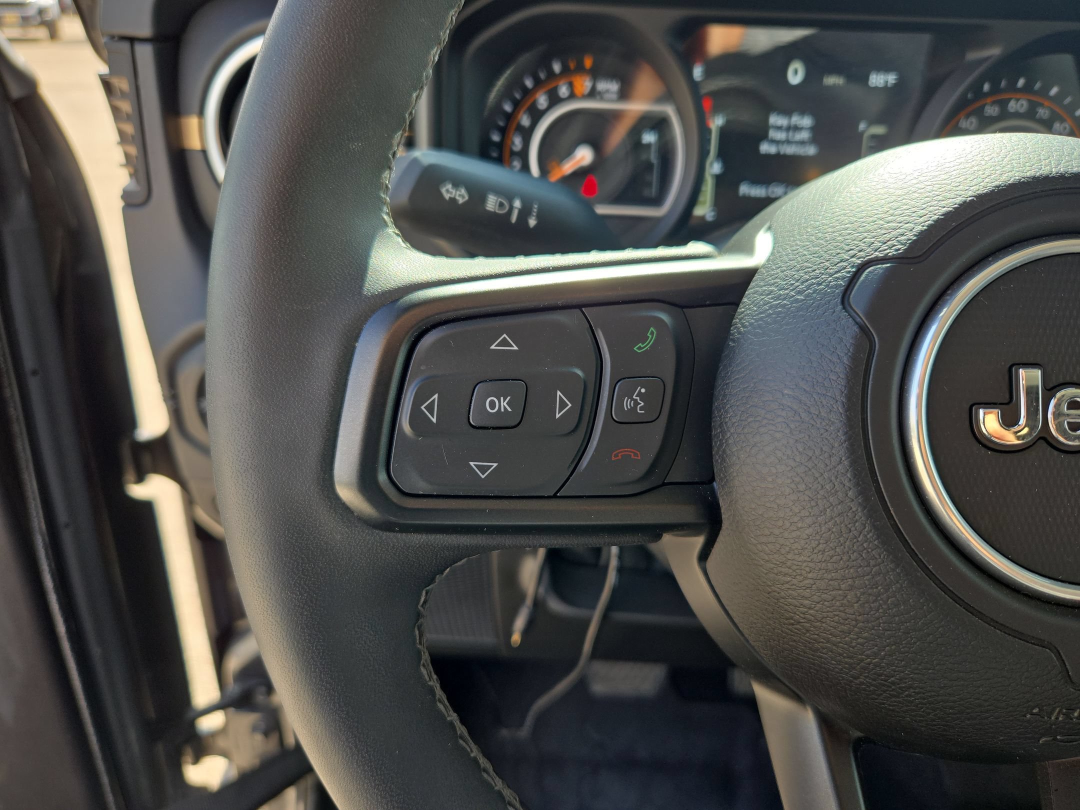 Used 2025 Jeep Gladiator Sport AWD/4WD image 21