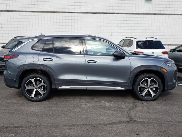 New 2026 Volkswagen Tiguan SE image 2