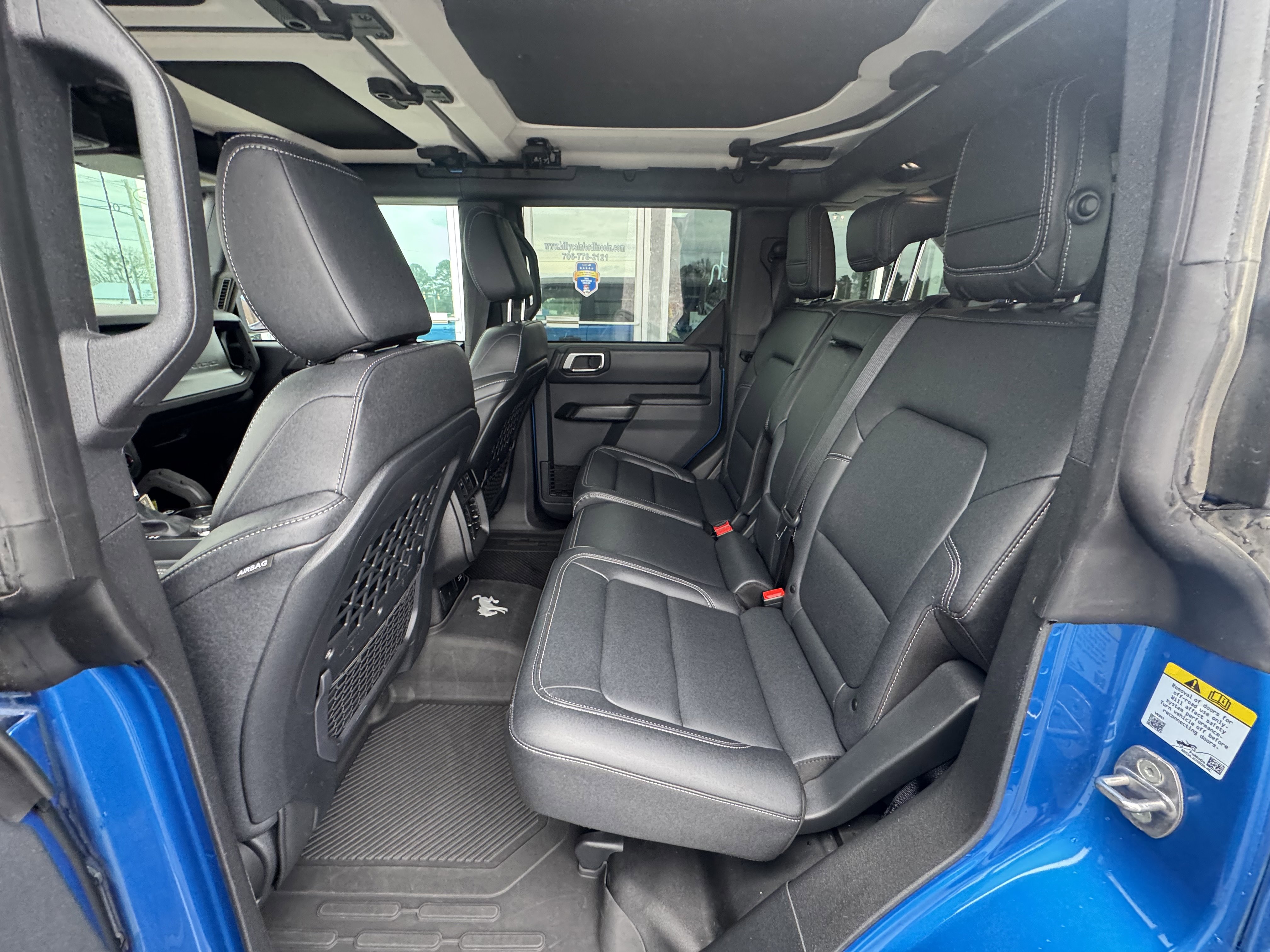 Used 2025 Ford Bronco Badlands image 9