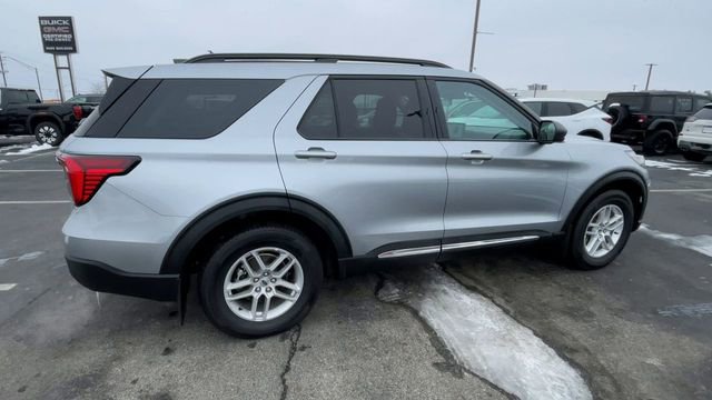 Used 2025 Ford Explorer Active image 2