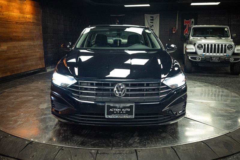 Used 2021 Volkswagen Jetta SE w/ SE Cold Weather Package FWD image 4