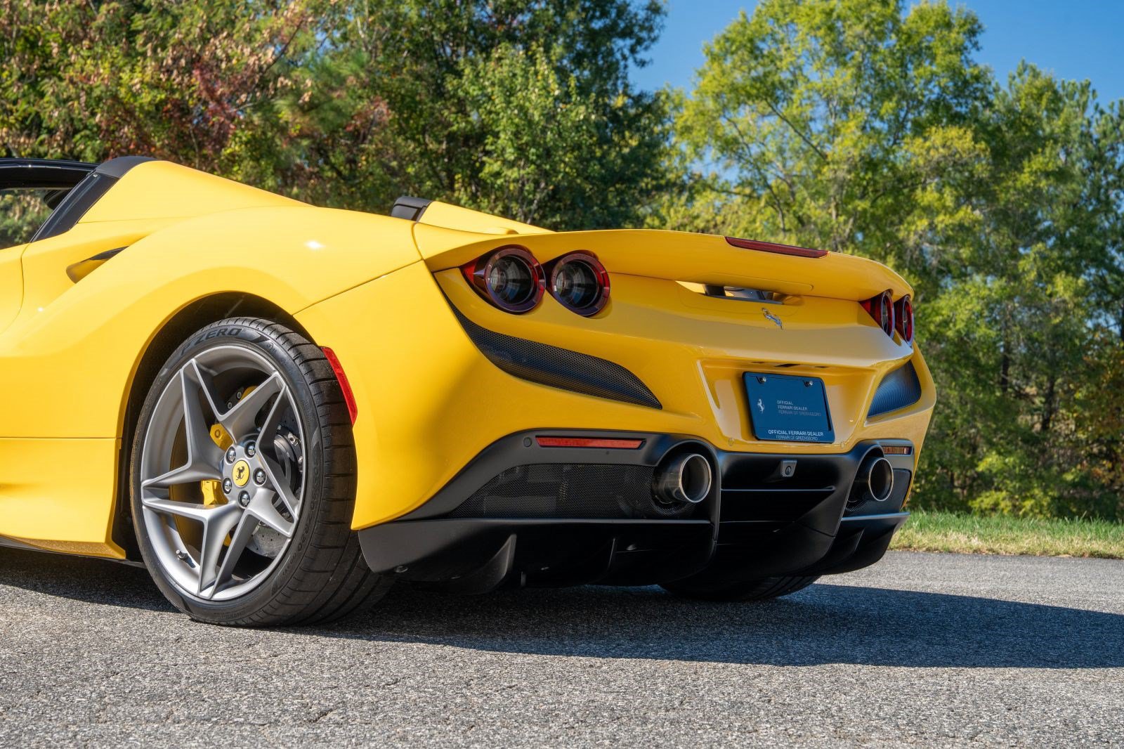 Certified 2022 Ferrari F8 Tributo RWD image 22