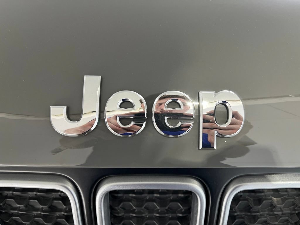Used 2023 Jeep Renegade Latitude AWD/4WD image 33