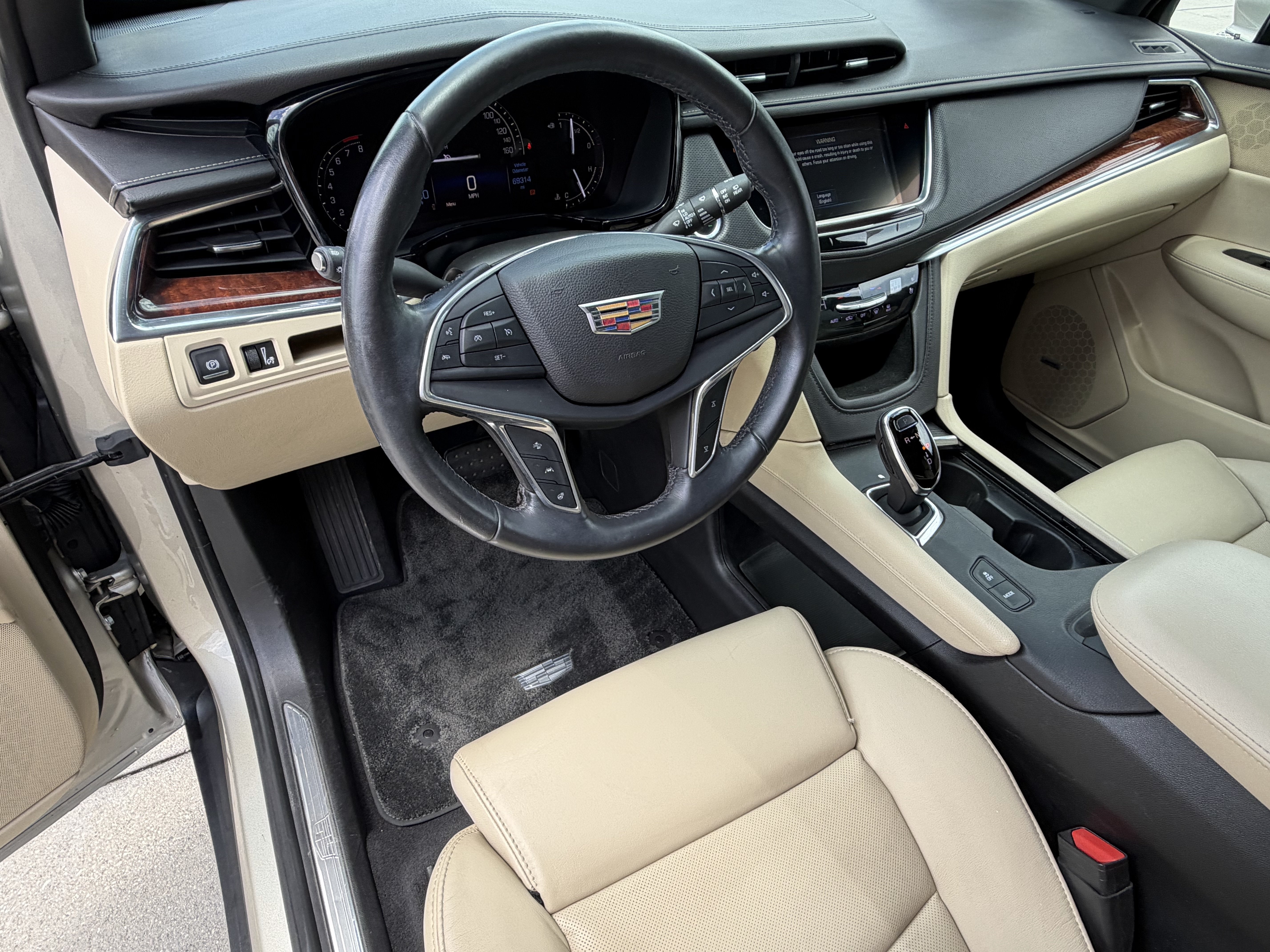 Used 2017 Cadillac XT5 Premium Luxury FWD image 14