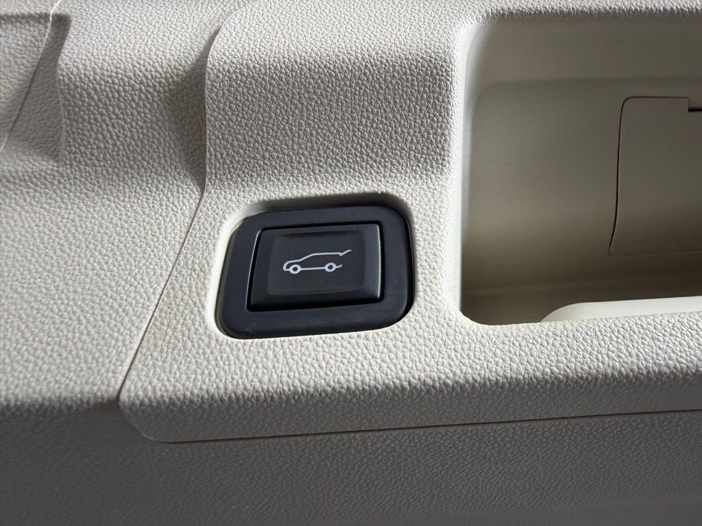 Used 2023 GMC Acadia Denali image 30