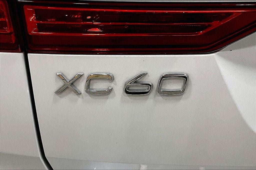 Certified 2023 Volvo XC60 B5 Core w/ Climate Package AWD/4WD image 23