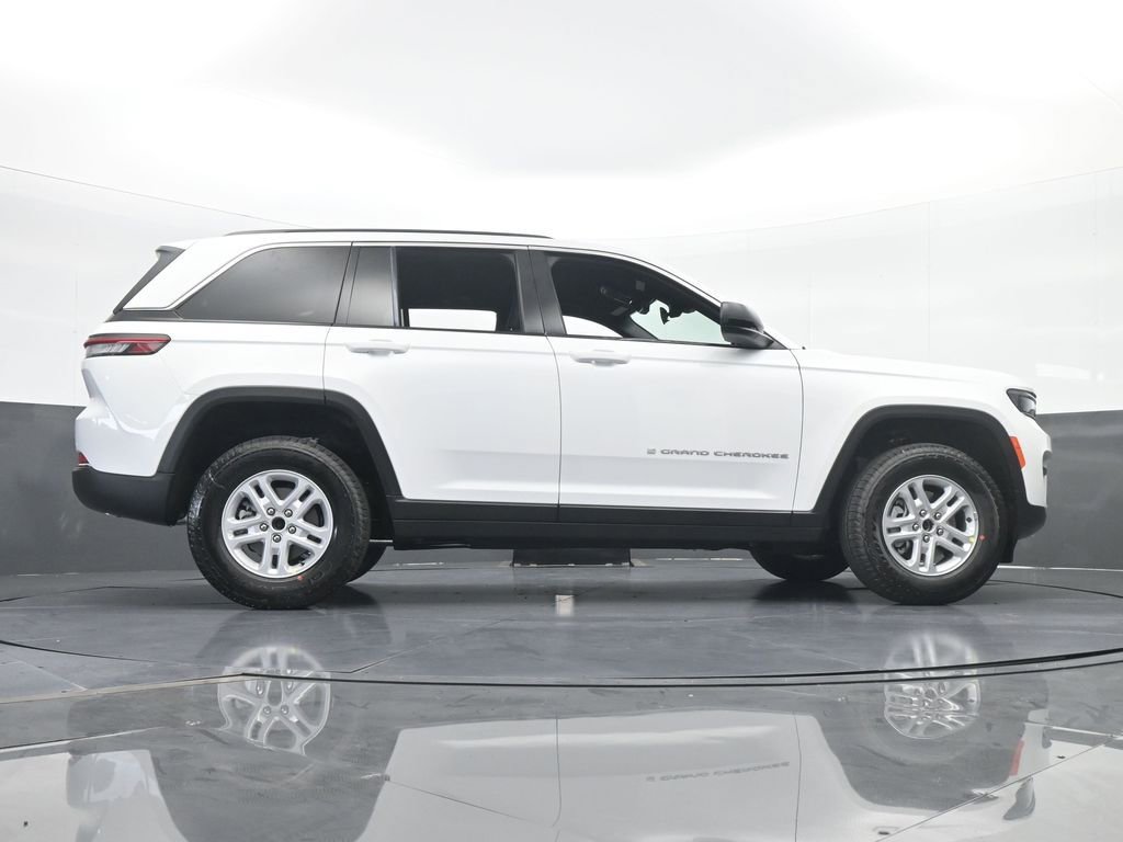 Used 2025 Jeep Grand Cherokee Laredo image 58
