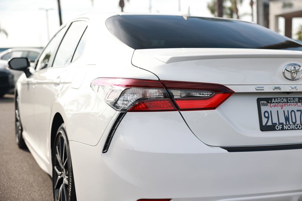 Used 2024 Toyota Camry SE image 13