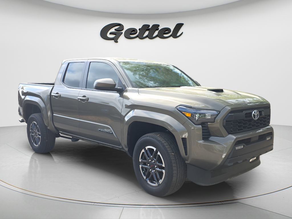 Used 2025 Toyota Tacoma TRD Sport image 2