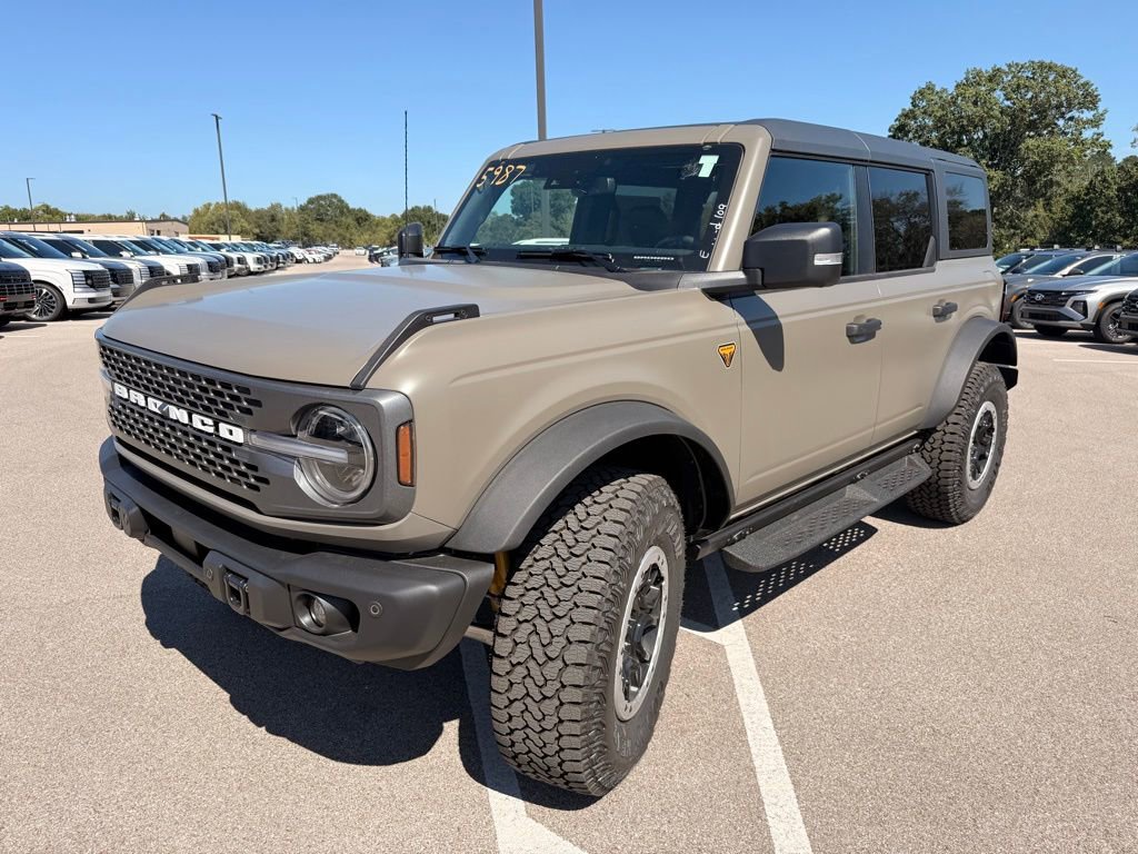 New 2025 Ford Bronco Badlands w/ Matte Film Protection Package image 4