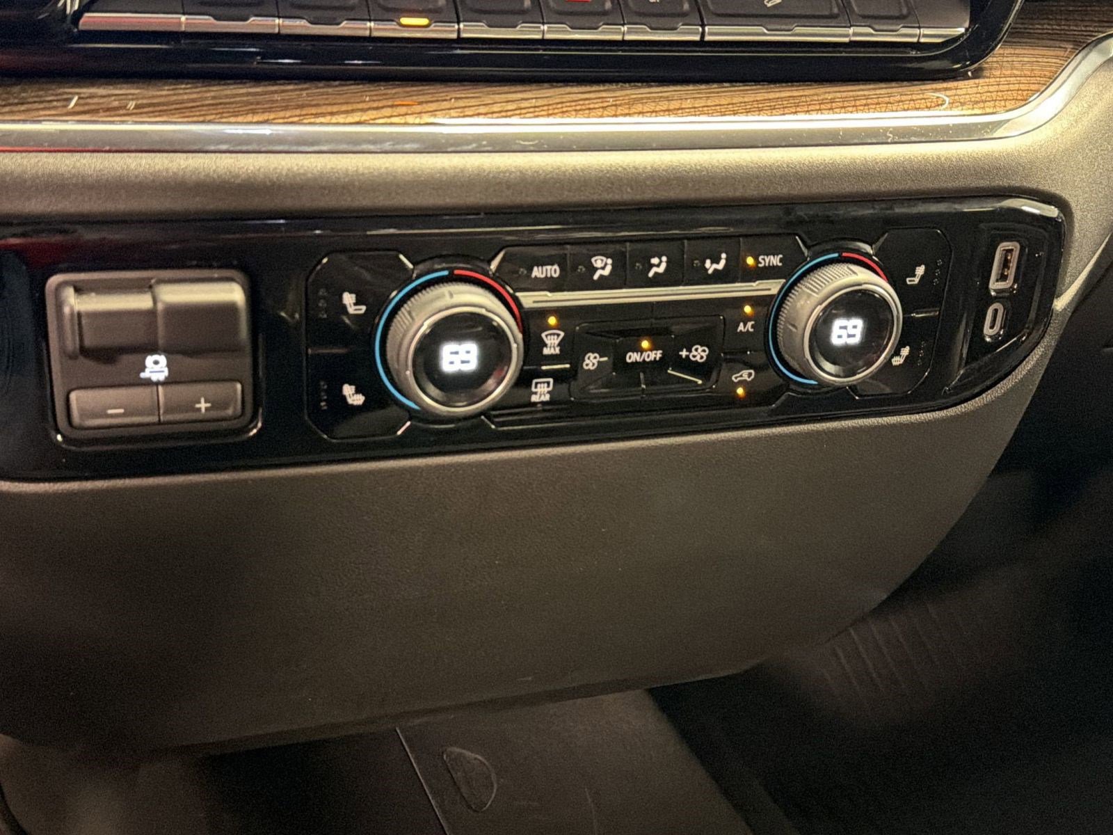 Used 2023 Chevrolet Silverado 1500 RST image 17