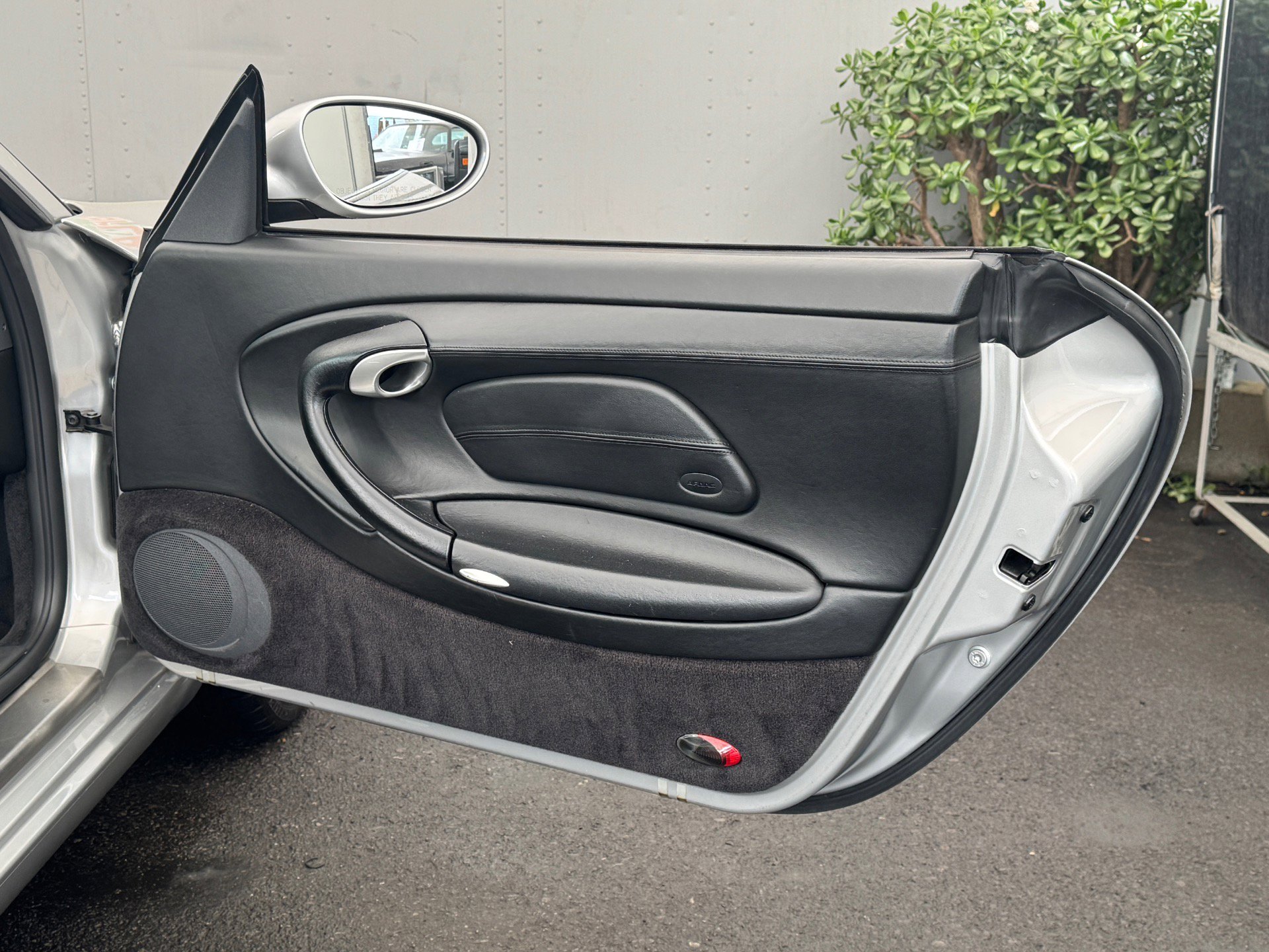 Used 1999 Porsche 911 Cabriolet image 37