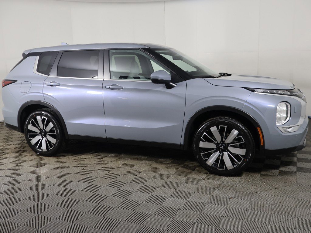 New 2026 Mitsubishi Outlander SE image 21