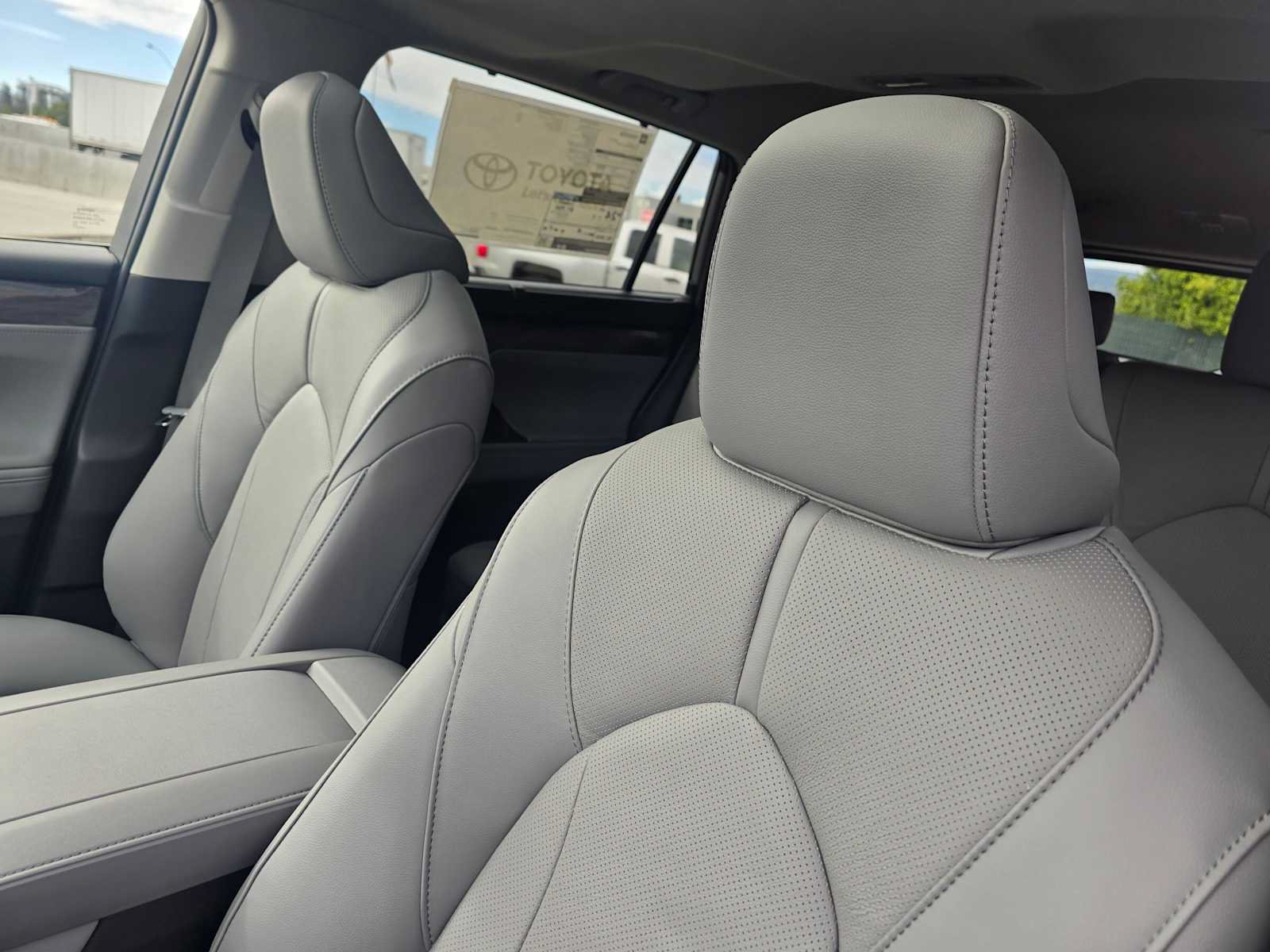 New 2026 Toyota Highlander Limited AWD/4WD image 24