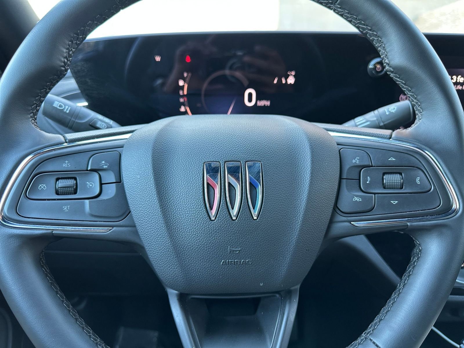 Used 2025 Buick Envista Sport Touring image 25