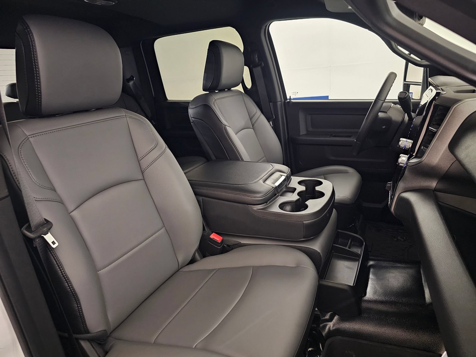 New 2026 RAM 3500 Tradesman AWD/4WD image 27