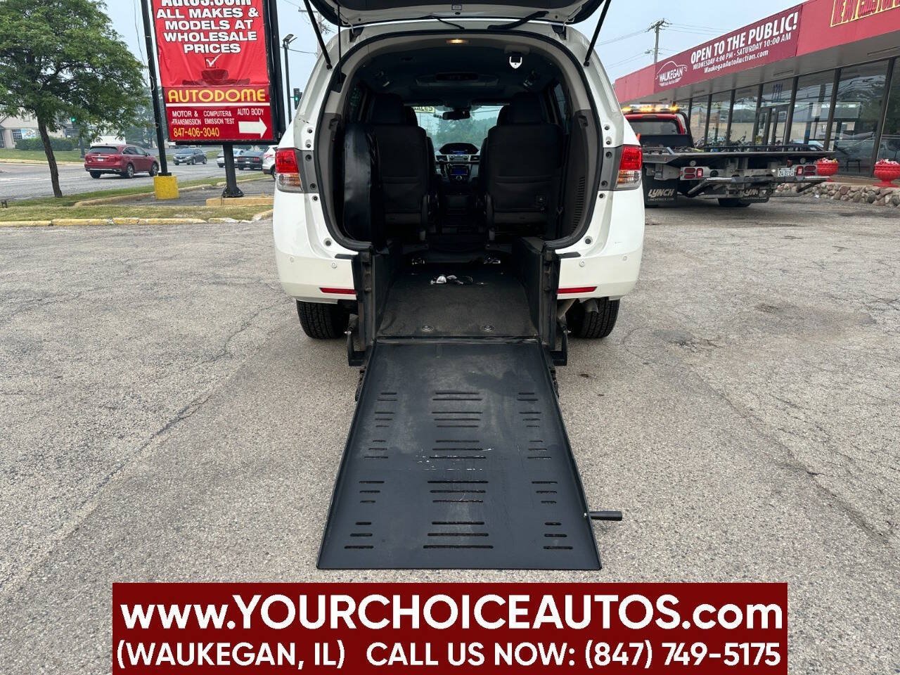 Used 2016 Honda Odyssey Touring Elite image 2