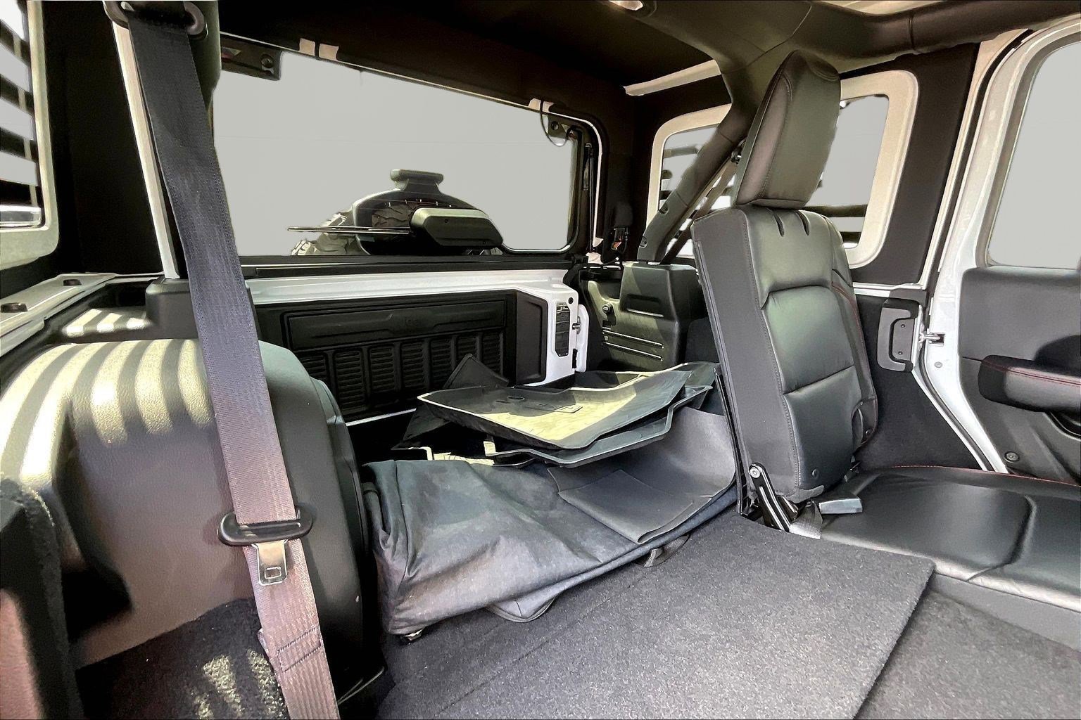 Used 2018 Jeep Wrangler Unlimited Rubicon AWD/4WD image 26