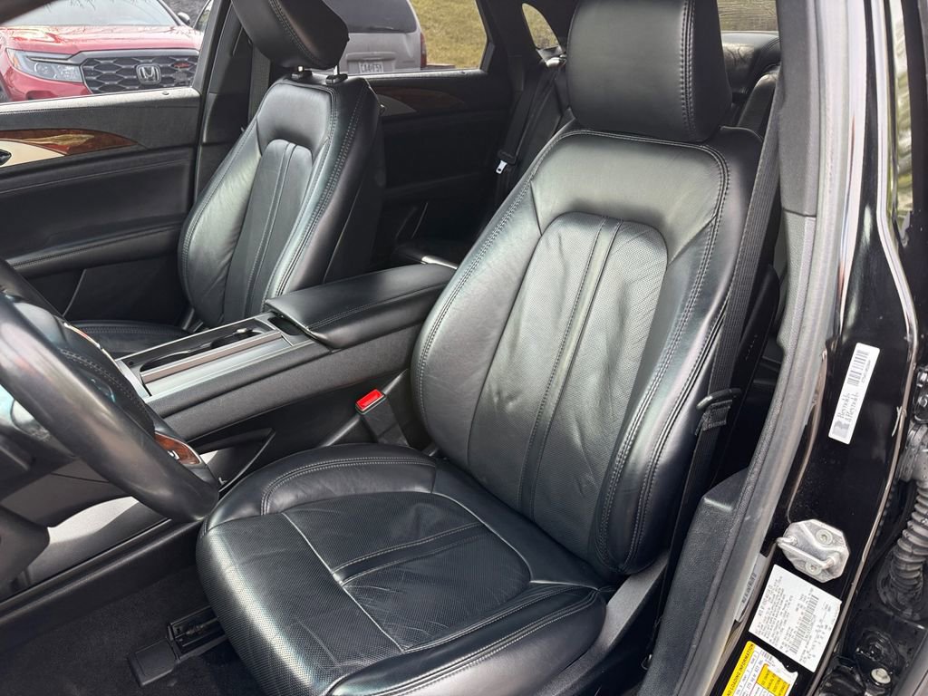 Used 2020 Lincoln MKZ Reserve w/ Monochromatic Package FWD image 17