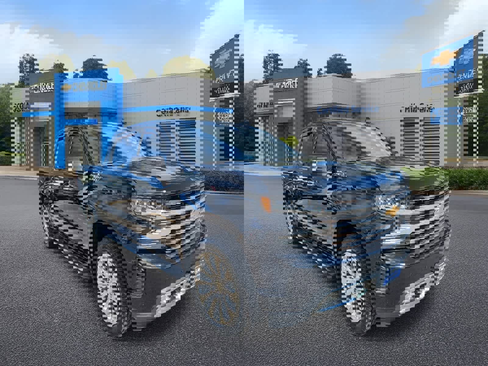 Used 2019 Chevrolet Silverado 1500 High Country w/ Technology Package image 2