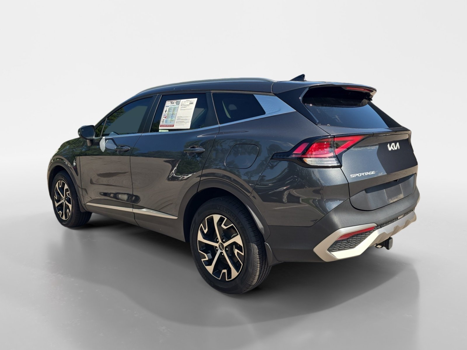 Used 2023 Kia Sportage EX AWD/4WD image 3