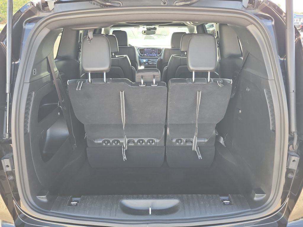 Used 2025 Chrysler Pacifica Limited FWD image 34