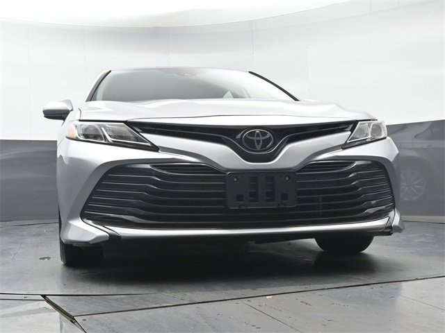 Used 2020 Toyota Camry LE image 31