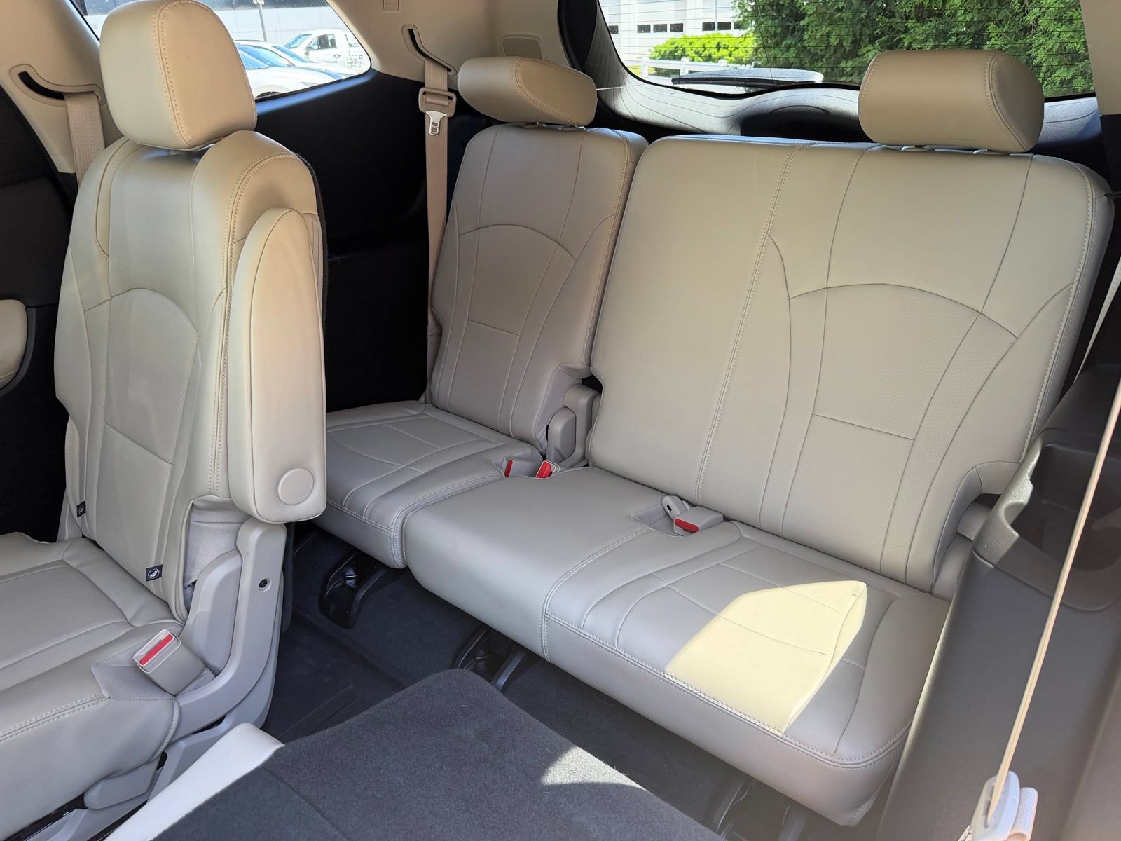 Used 2020 Buick Enclave Premium w/ Surround and Sites Package AWD/4WD image 26