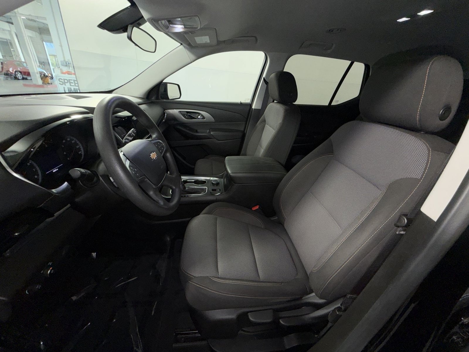 Used 2021 Chevrolet Traverse LS AWD/4WD image 13