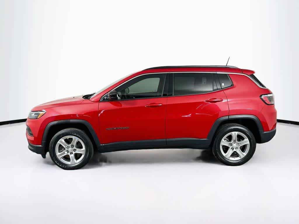 Used 2023 Jeep Compass Latitude AWD/4WD image 3