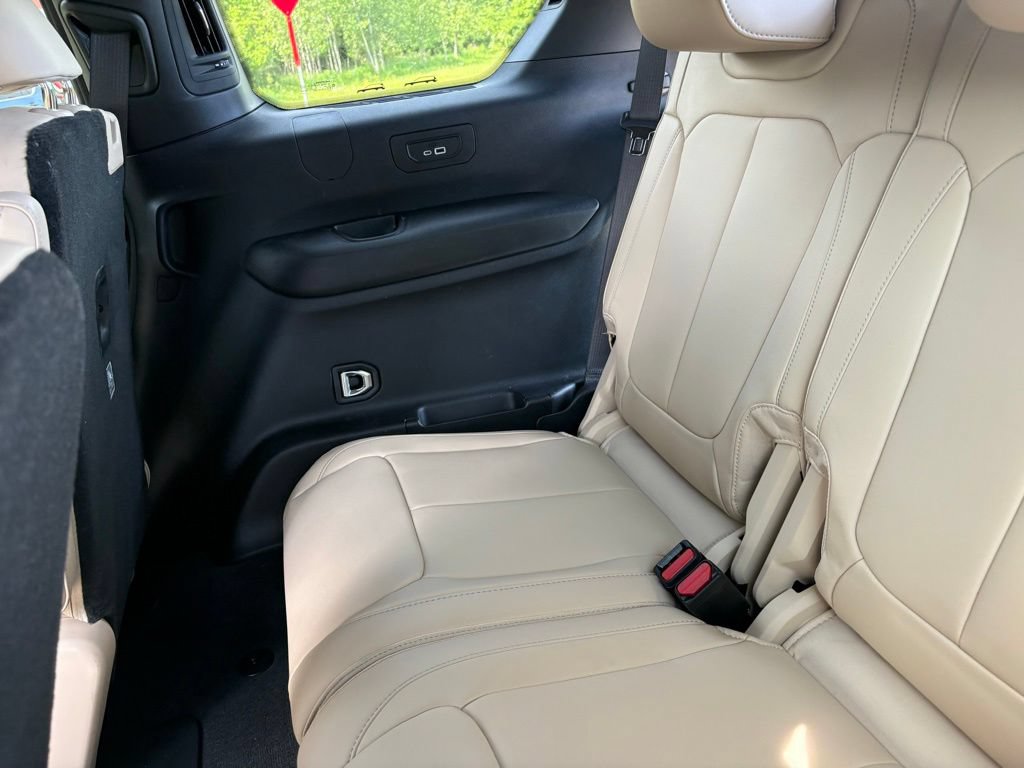 Used 2023 Jeep Grand Cherokee L Limited AWD/4WD image 50