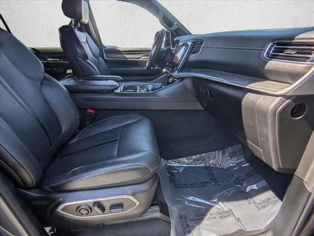 Used 2024 Jeep Wagoneer L Series III w/ Flexible Seating Group AWD/4WD image 20