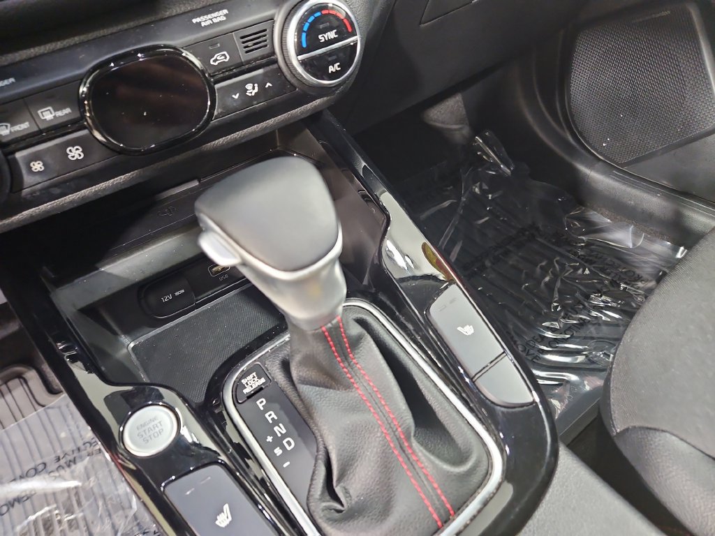 Used 2023 Kia Soul GT-Line w/ GT-Line Technology Package FWD image 25