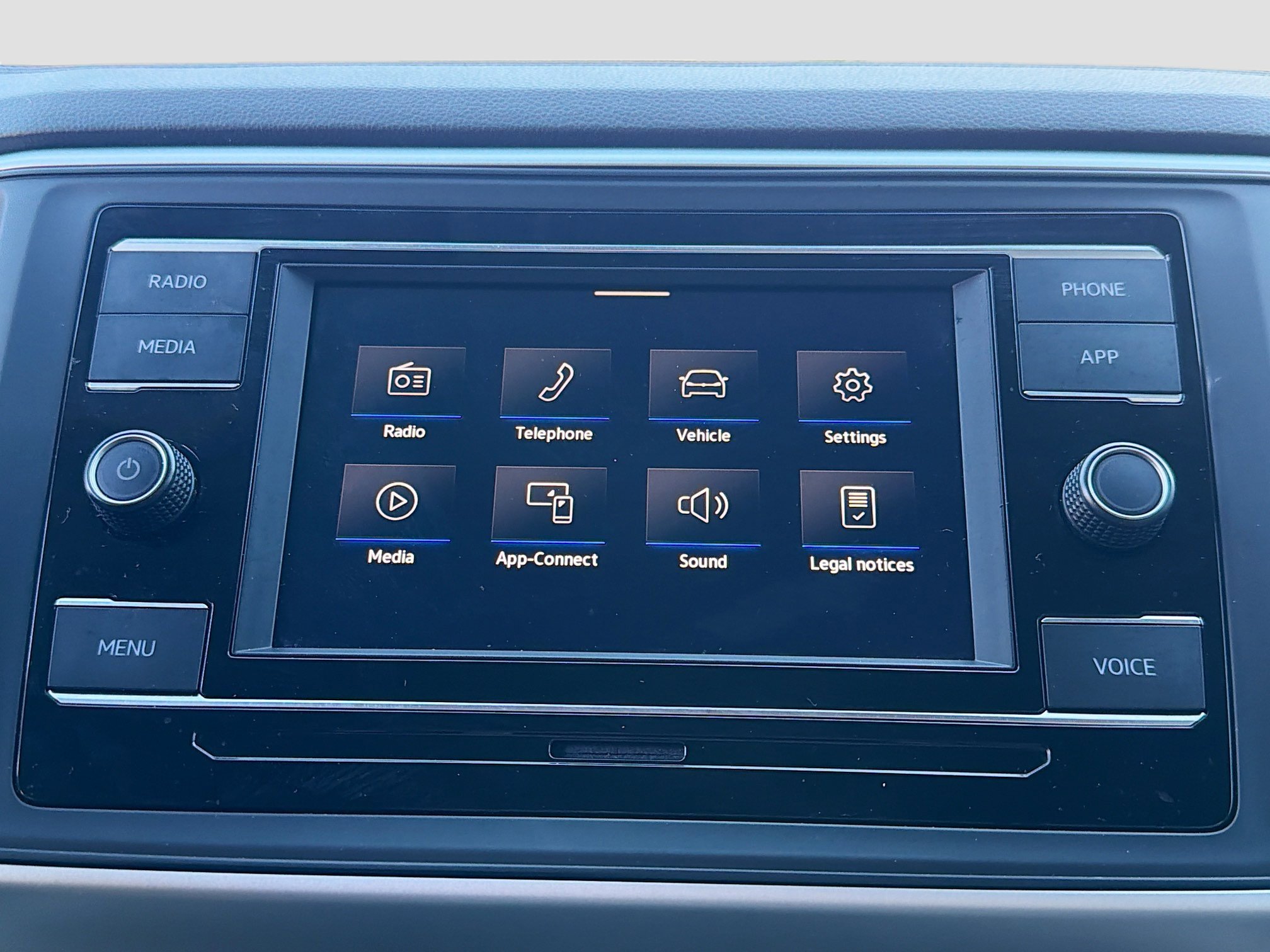 Used 2023 Volkswagen Atlas SE image 29