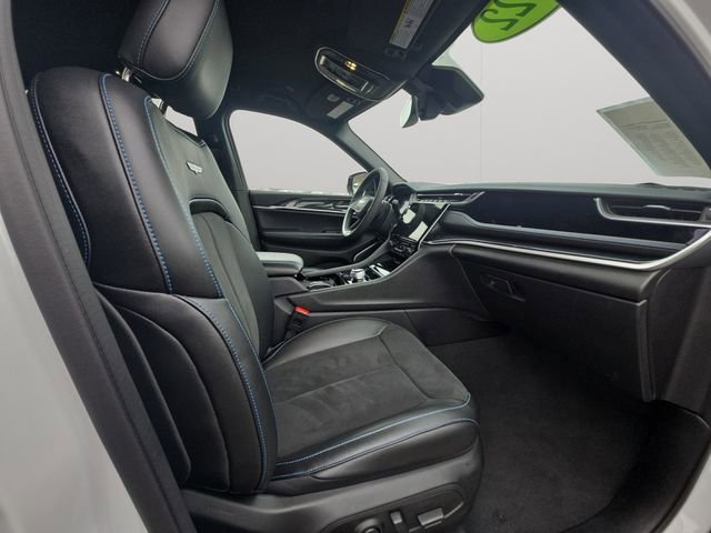 Used 2022 Jeep Grand Cherokee Trailhawk image 15