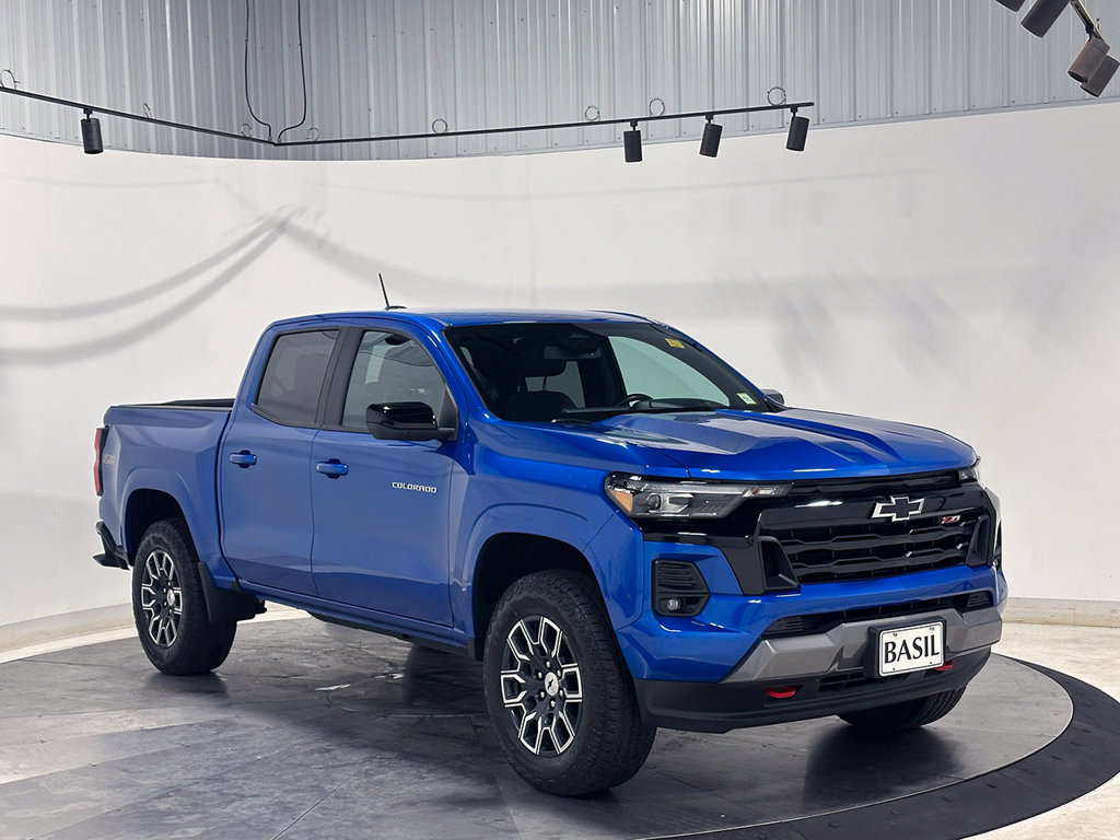 Used 2024 Chevrolet Colorado Z71 w/ Z71 Convenience Package 2 AWD/4WD image 38