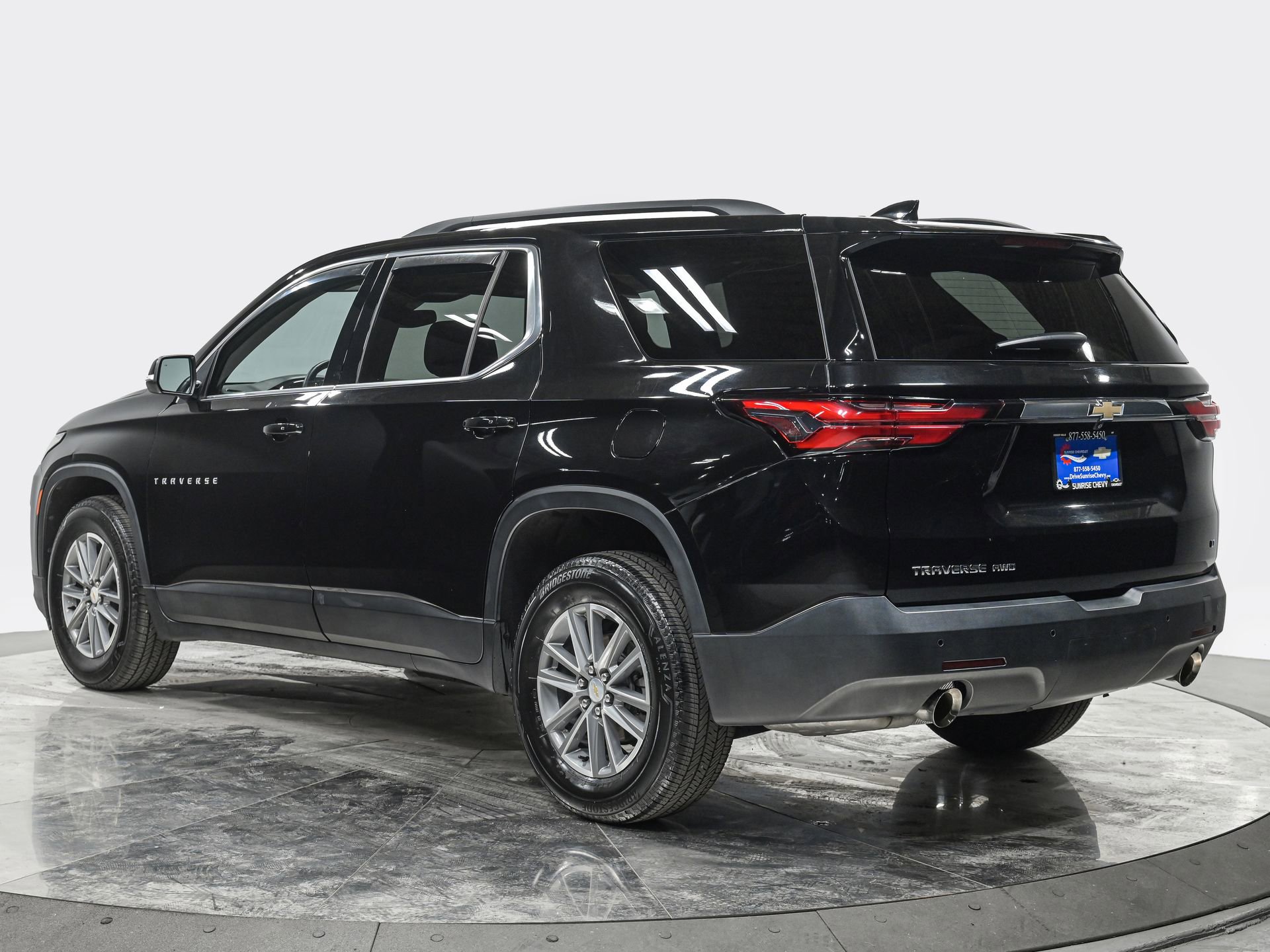Used 2023 Chevrolet Traverse LT AWD/4WD image 4