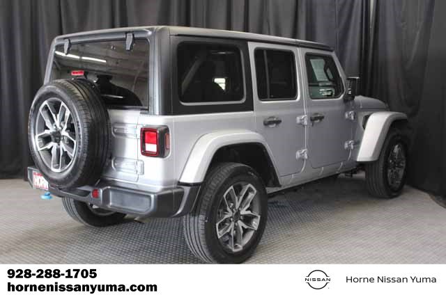 Used 2024 Jeep Wrangler Unlimited AWD/4WD image 13
