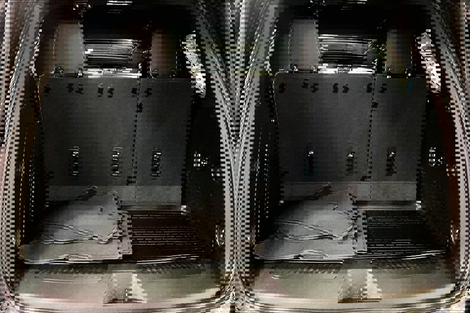 Used 2021 GMC Yukon SLT w/ SLT Premium Package AWD/4WD image 31