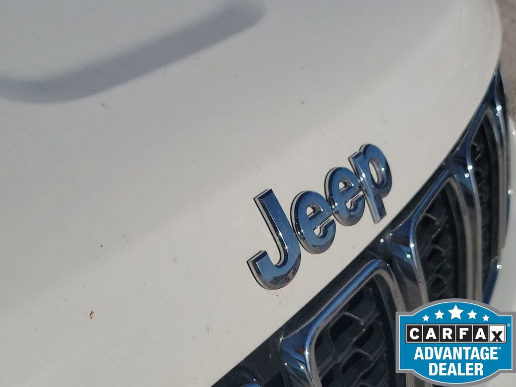 Used 2020 Jeep Grand Cherokee Laredo image 40
