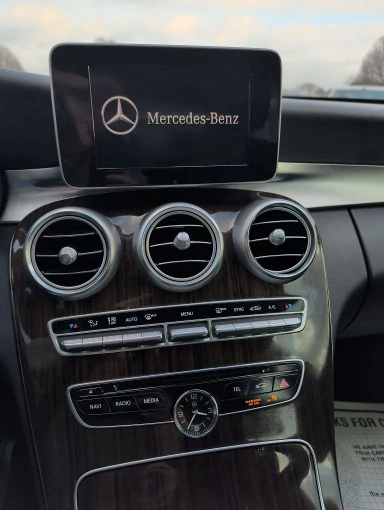Used 2018 Mercedes-Benz C 300 C 300 4MATIC Sedan 4D w/ Premium Package image 27
