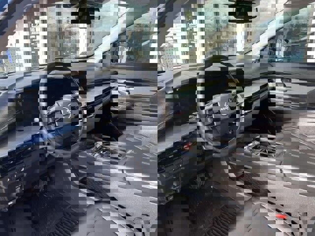 Used 2025 Nissan Murano SL image 11