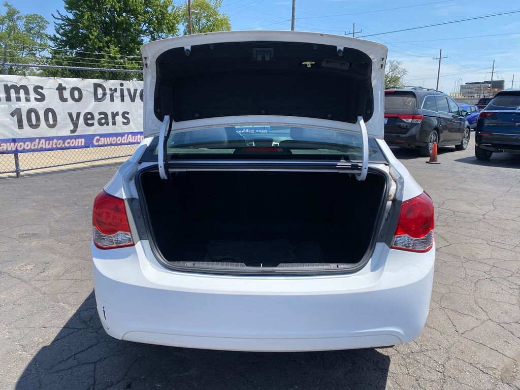 Used 2013 Chevrolet Cruze LT FWD image 4