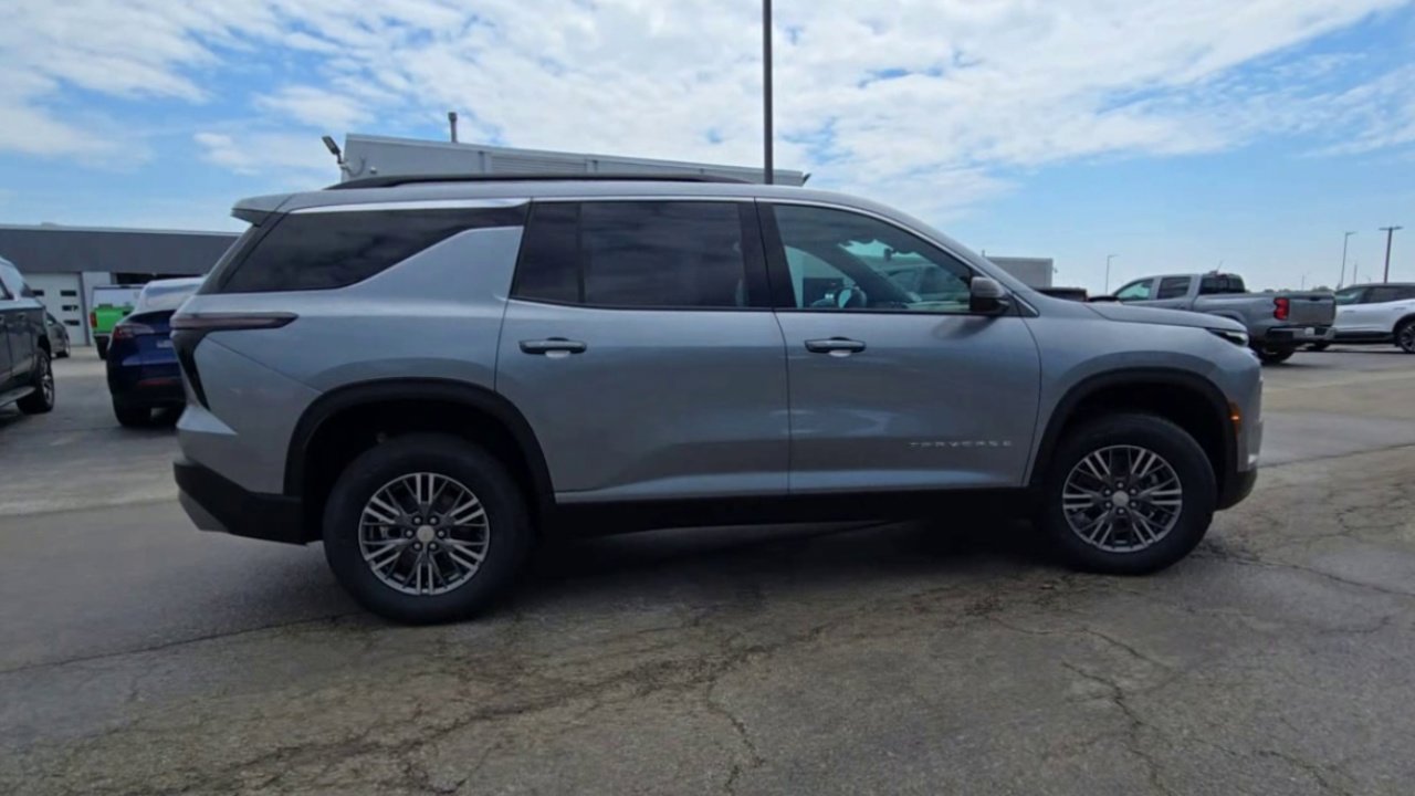 New 2025 Chevrolet Traverse LT w/ LPO, Floor Liner Package image 26