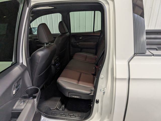 Used 2026 Honda Ridgeline Black Edition image 11
